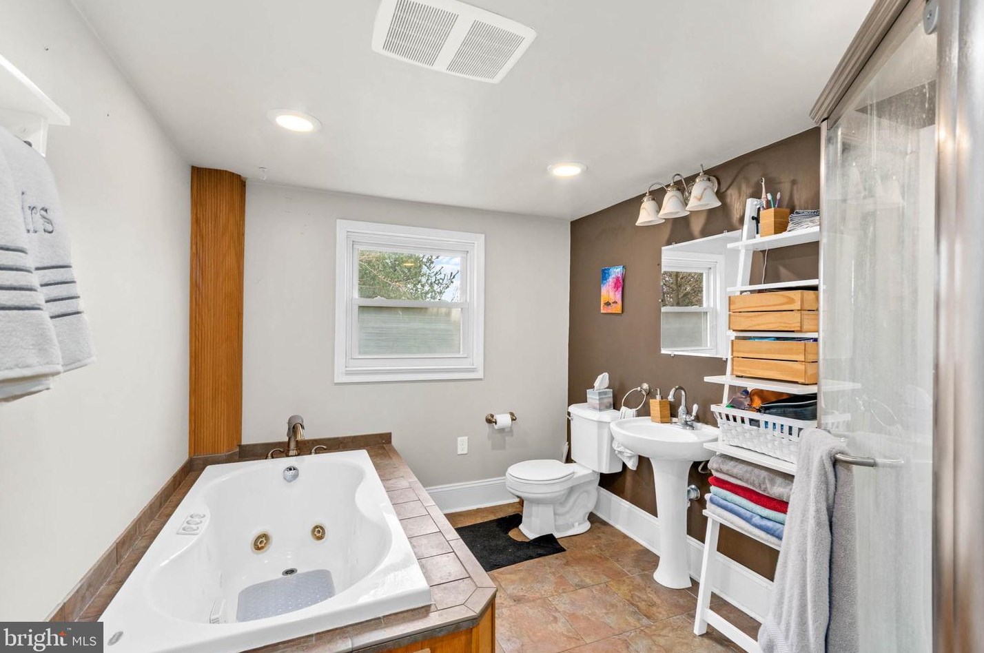 434 4th Ave, Gloucester, NJ 08031
