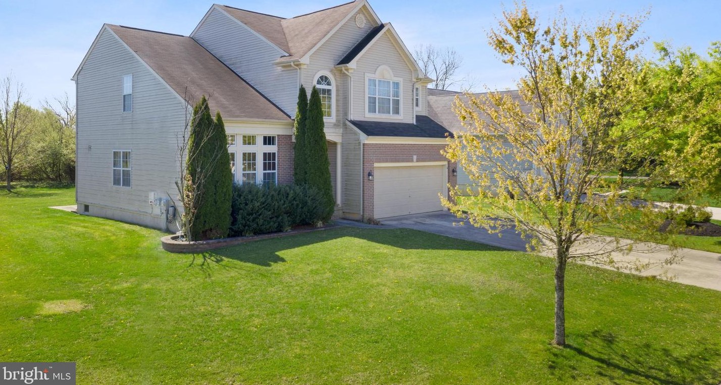 120 Christmas Tree Ct, Erial, NJ 08081