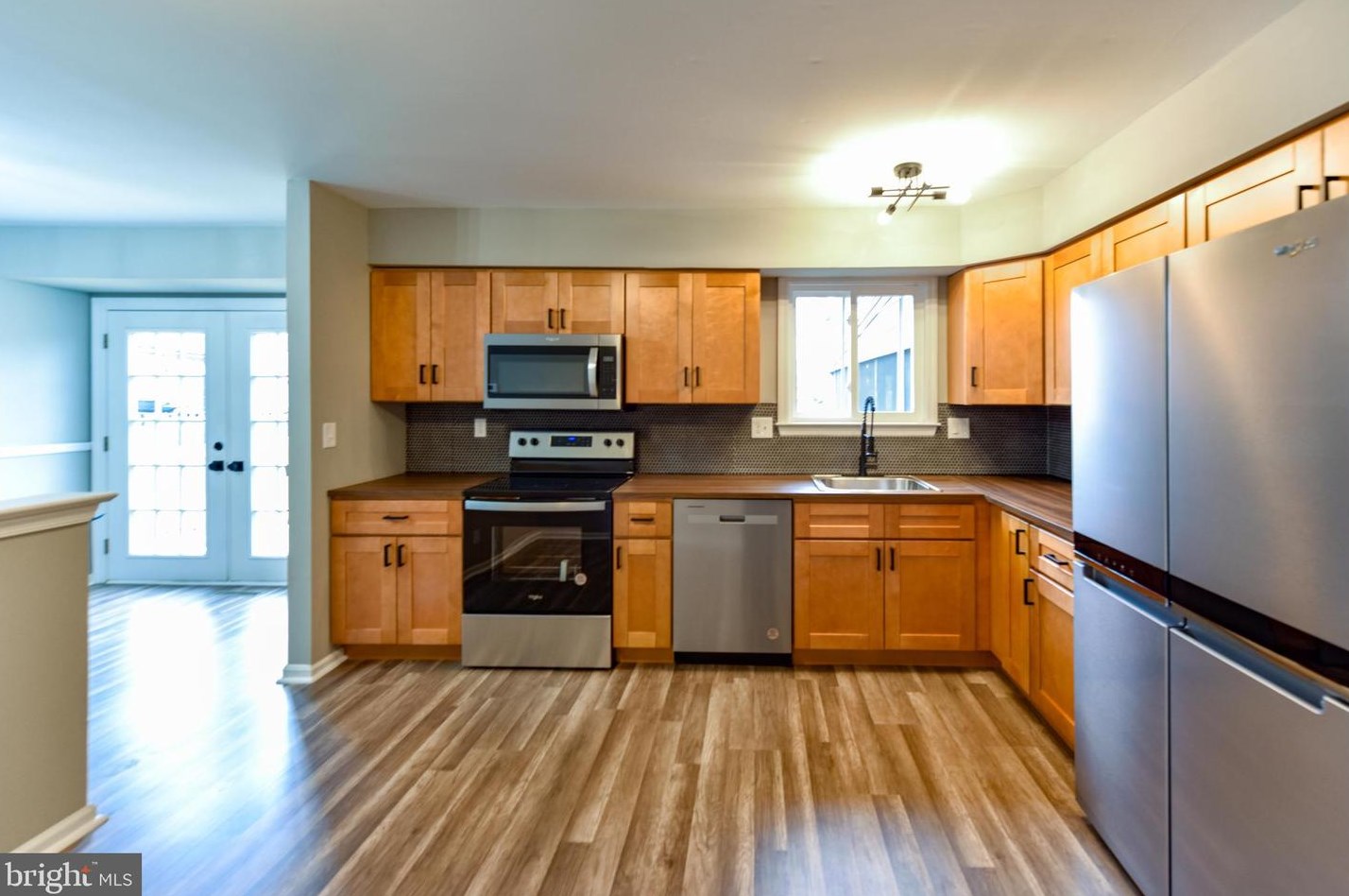 24 Kenwood Dr, Erial, NJ 08081