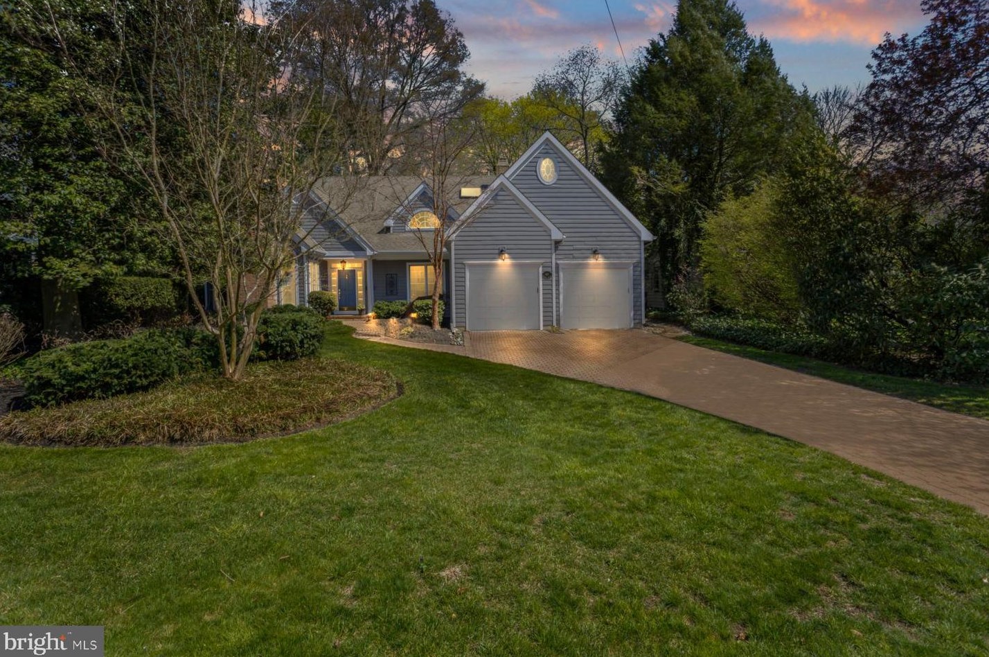 671 Pomona Ave, Tavistock, NJ 08033