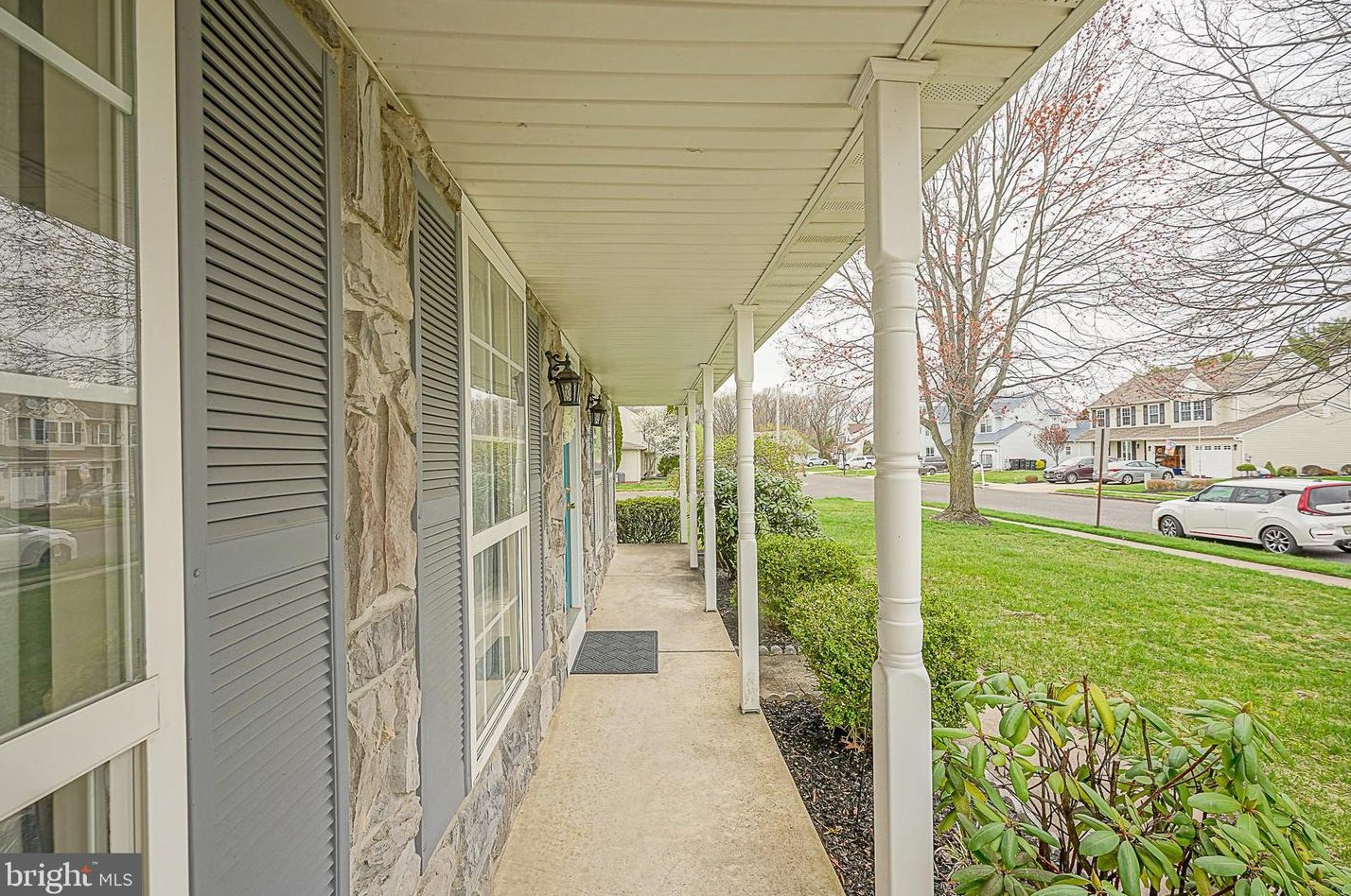 14 Firethorn Ln, Erial, NJ 08081-4154