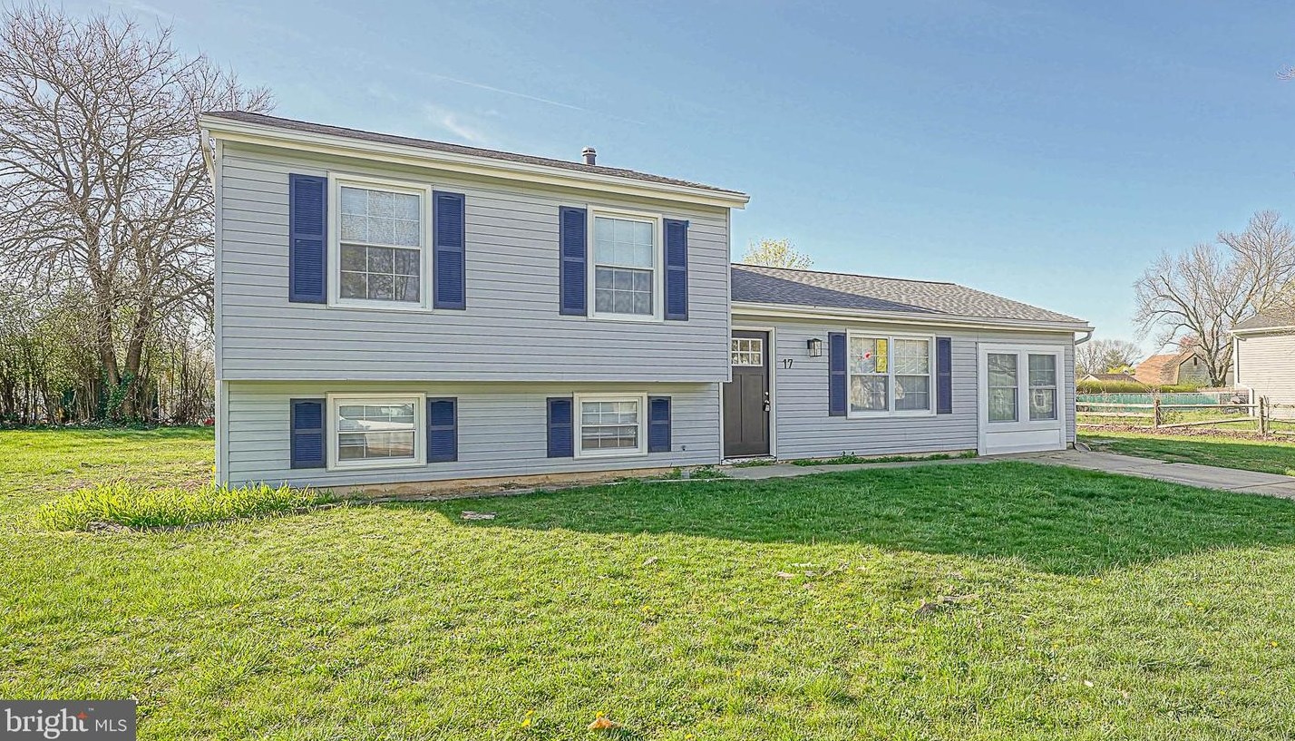 17 Ivy Ln, Erial, NJ 08081