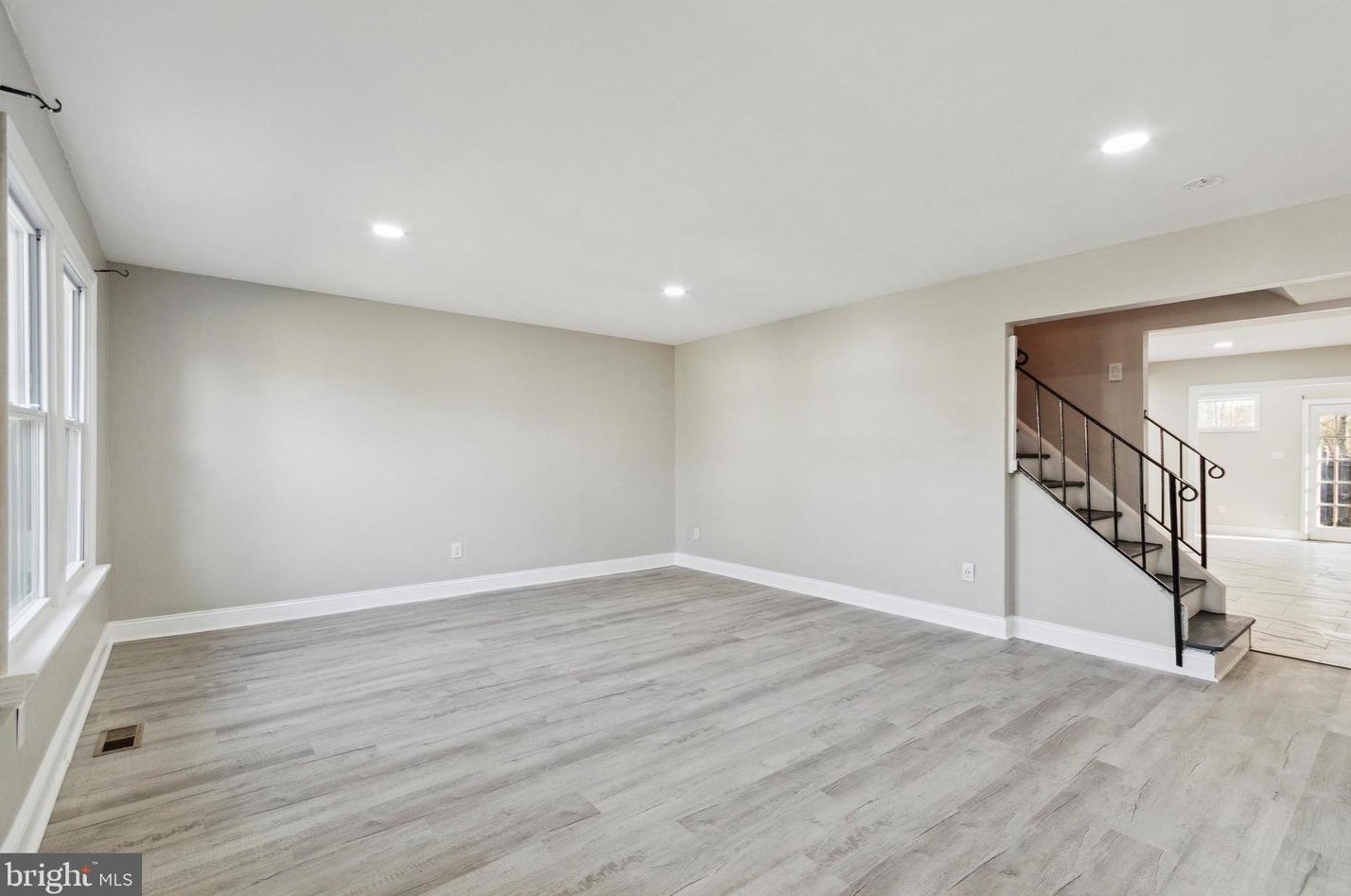 33 Villanova Ct, Erial, NJ 08081