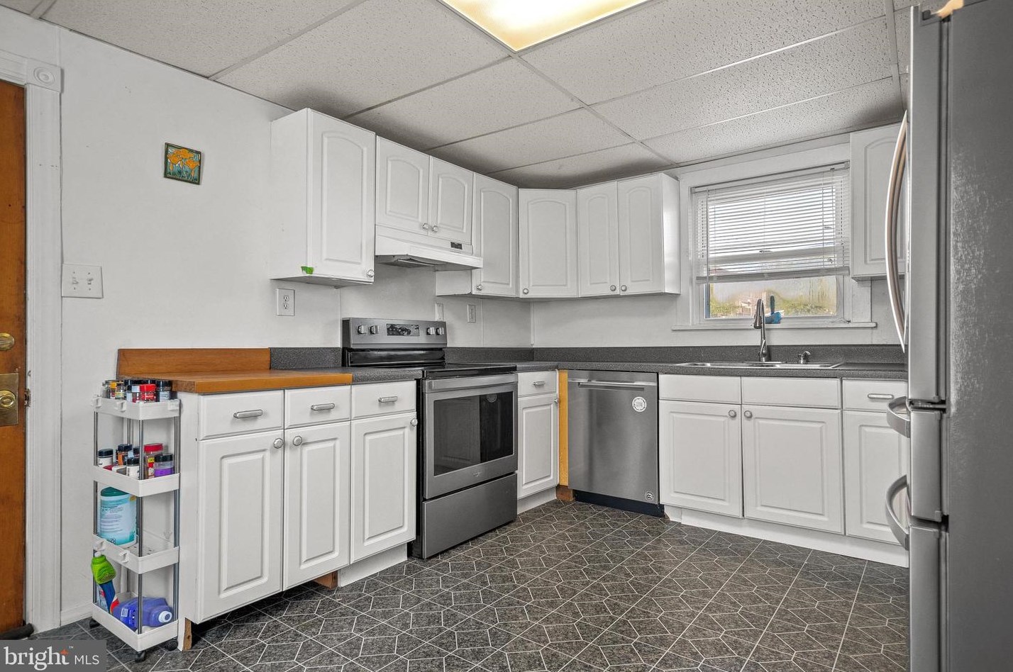 21 E 2nd Ave, Runnemede, NJ 08078