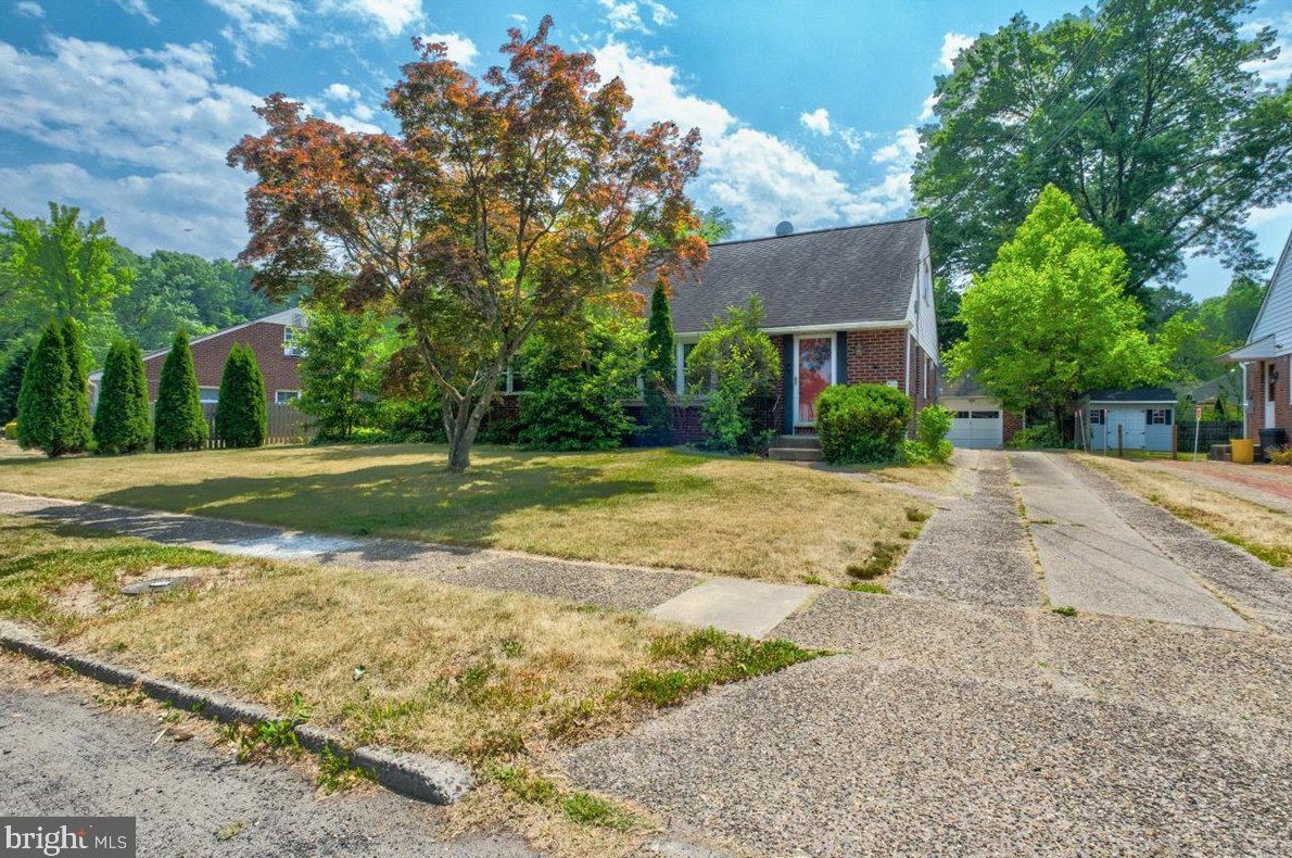 1020 Chesterfield Rd, Tavistock, NJ 08033