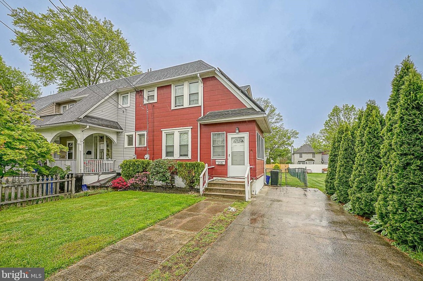 138 W Lincoln Ave, Magnolia, NJ 08049