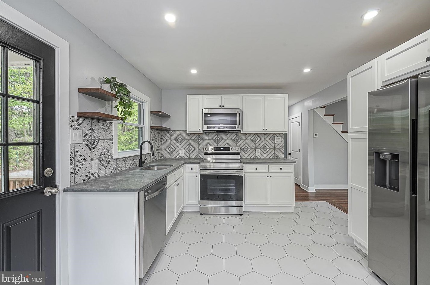 233 Garden Terrace, Runnemede, NJ 08078