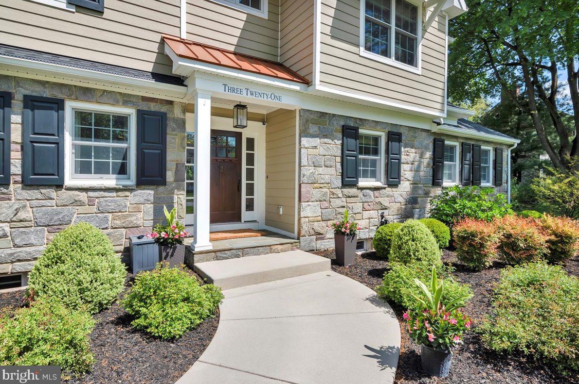 321 Bradshaw Ave, Tavistock, NJ 08033