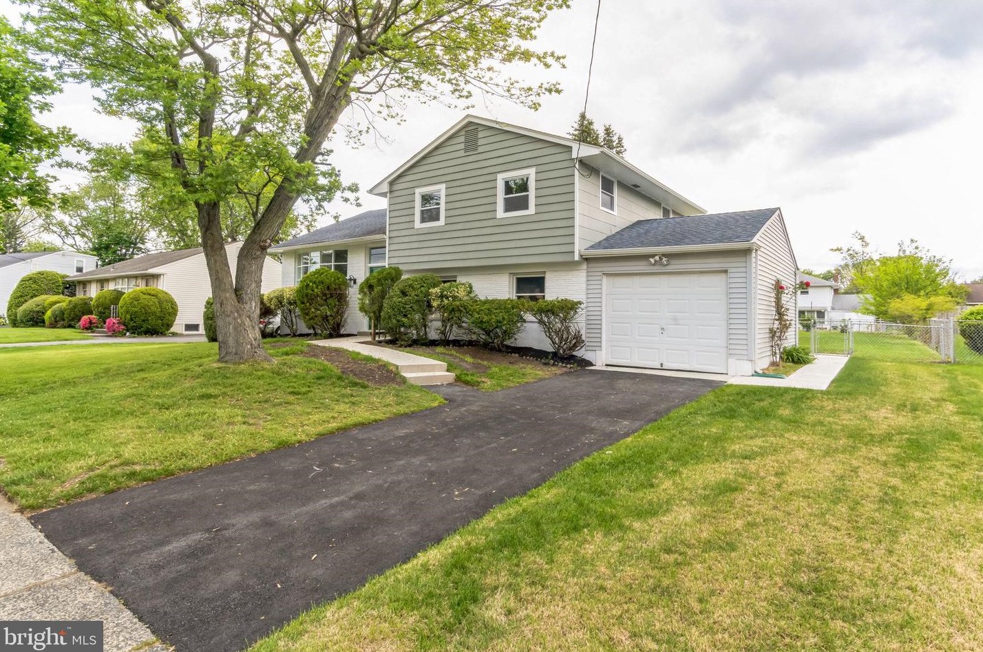 137 Hollyoke Rd, Somerdale, NJ 08083