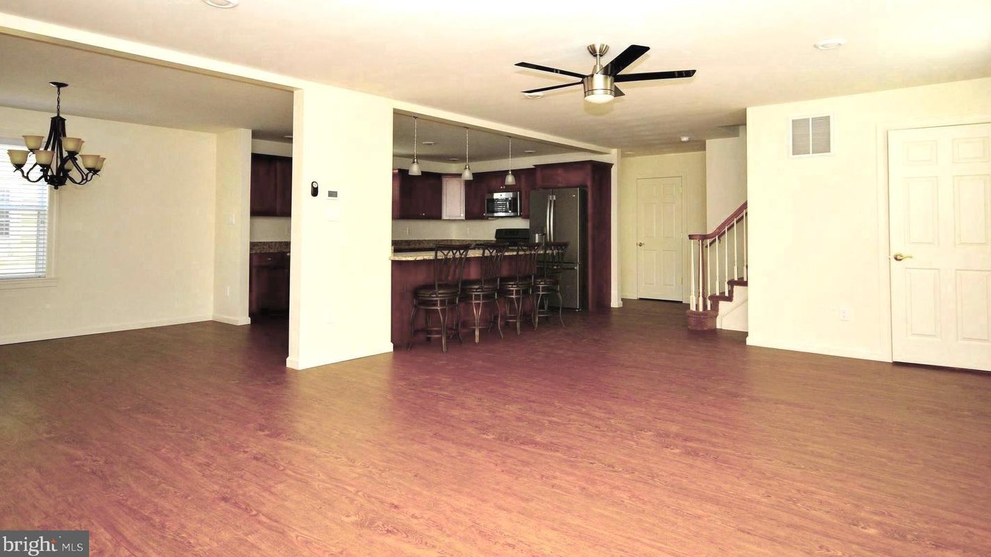 212 Lincoln Ave, Camden, NJ 08108