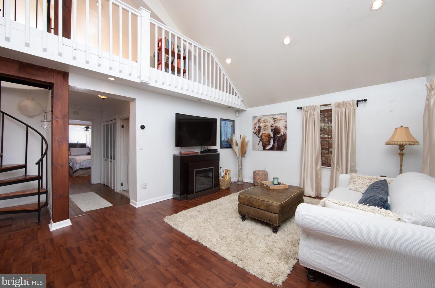 281 Sunset Rd, Barrington, NJ 08007
