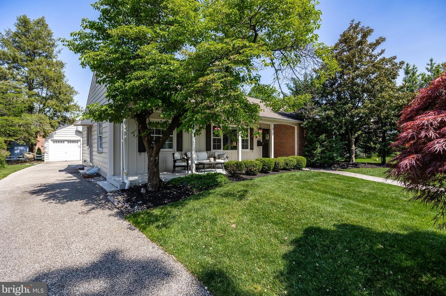 330 Ardmore Ave, Tavistock, NJ 08033