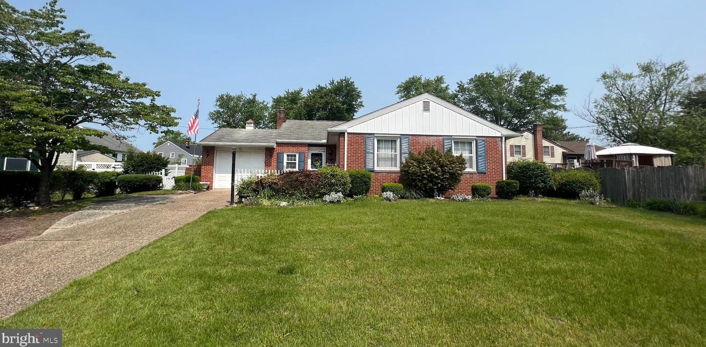 66 Winding Way Rd, Stratford, NJ 08084
