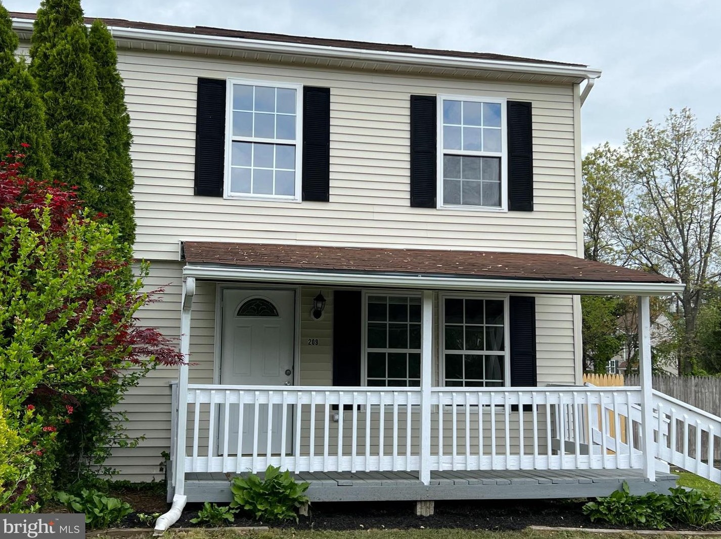 209 Gibbons Ct, Waterford Township, NJ 08004-2448