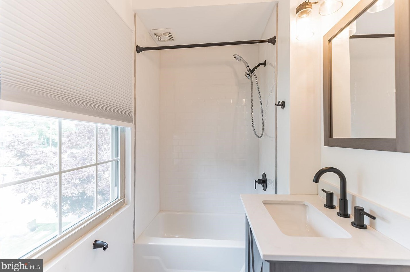 2 Hunter Ct, Waterford Township NJ  08004-2921 exterior