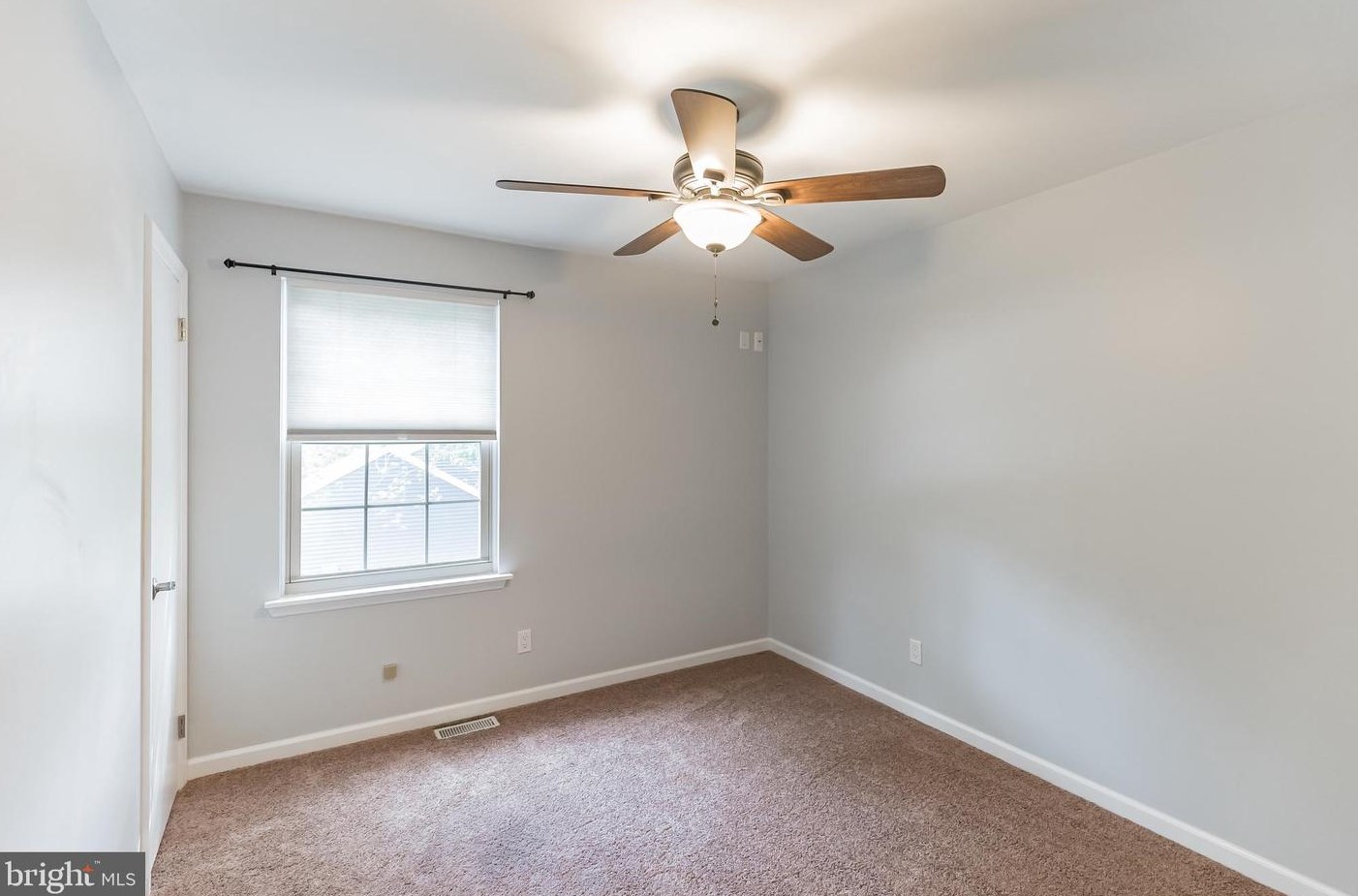 2 Hunter Ct, Waterford Township NJ  08004-2921 exterior