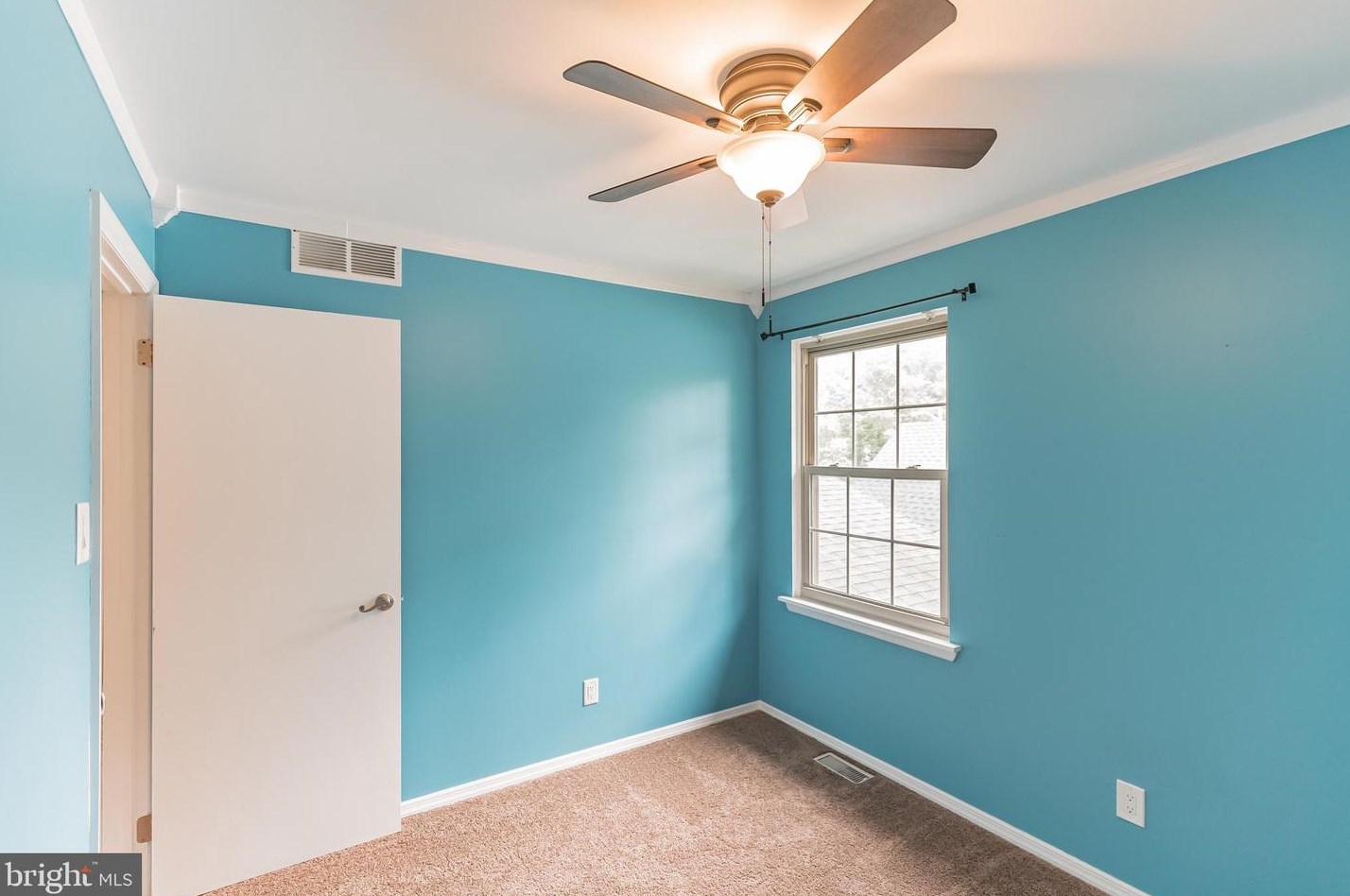 2 Hunter Ct, Waterford Township NJ  08004-2921 exterior