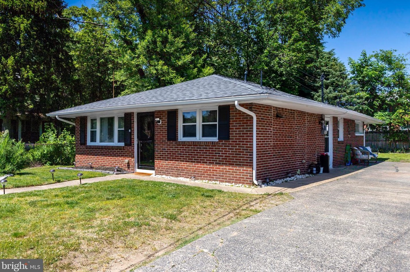 25 W Batten Ave, Blenheim, NJ 08012
