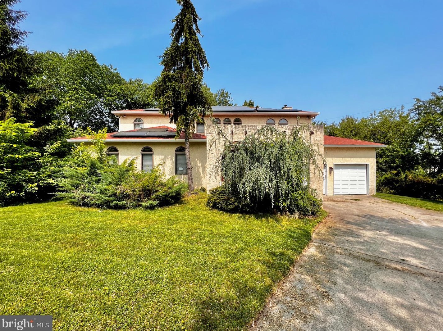 4 Golf View Dr, Franklin Township, NJ 08043
