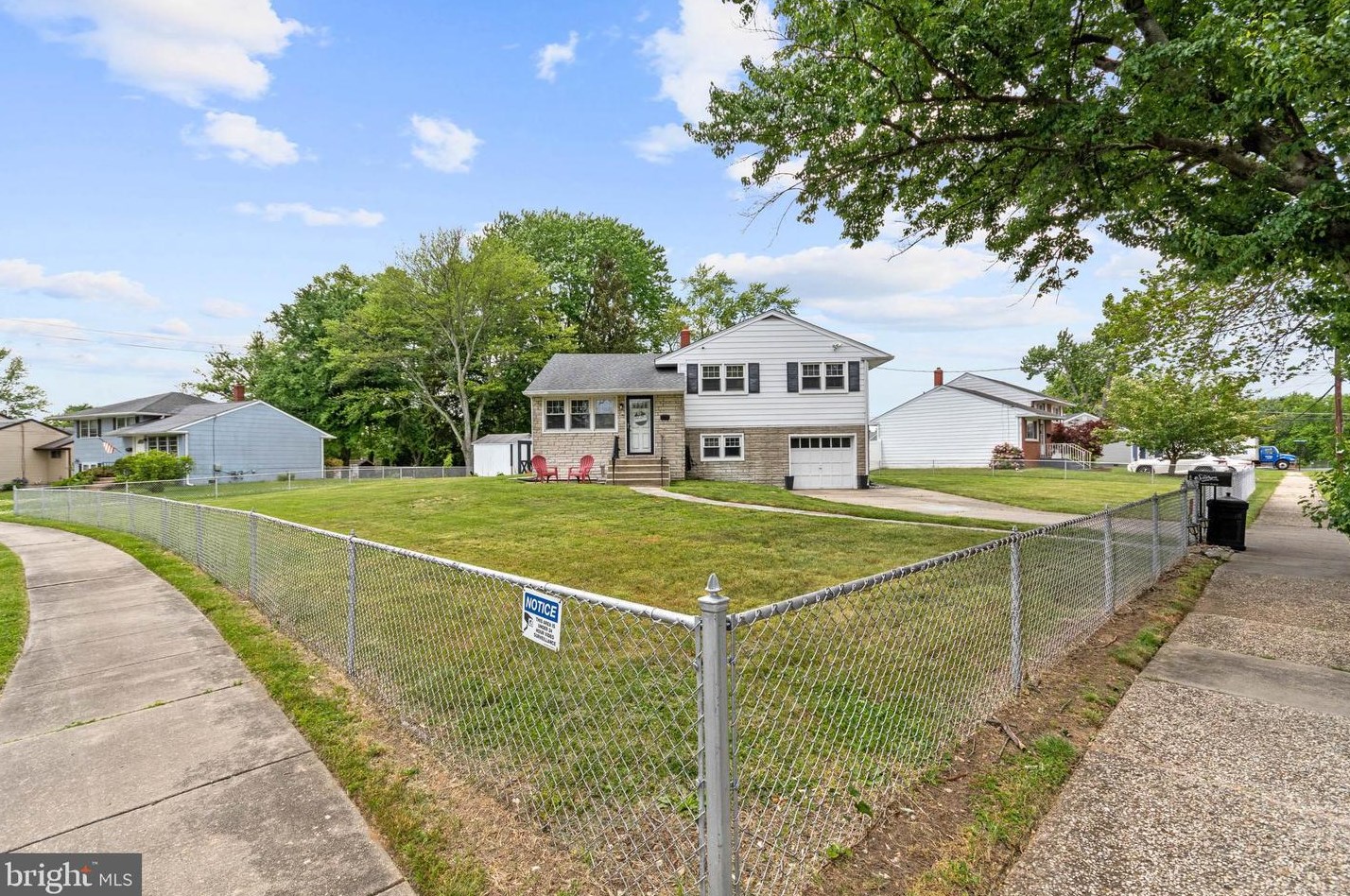 9 Trinity Pl, Barrington, NJ 08007