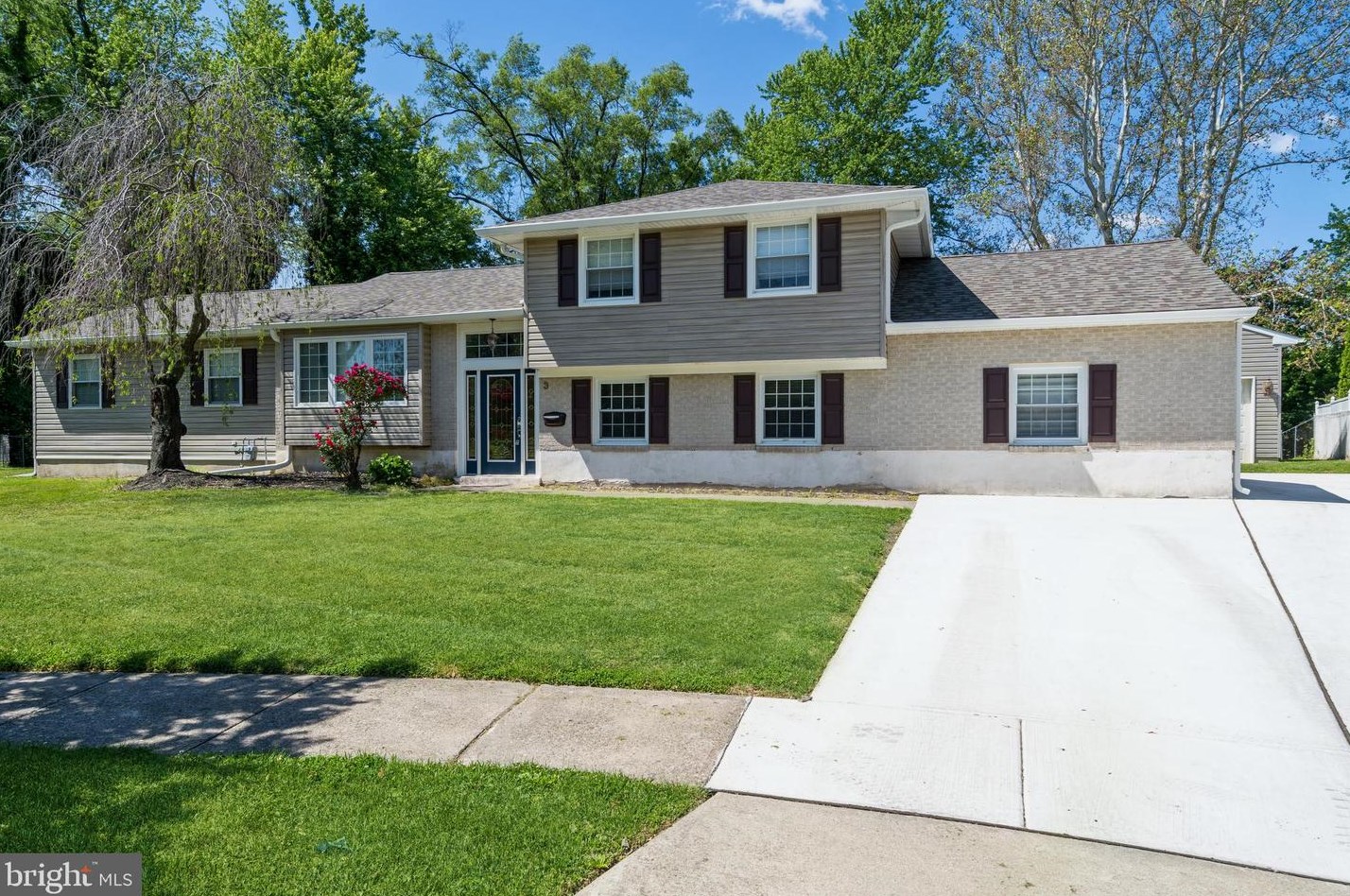 3 Buttonwood Ct, Stratford, NJ 08084