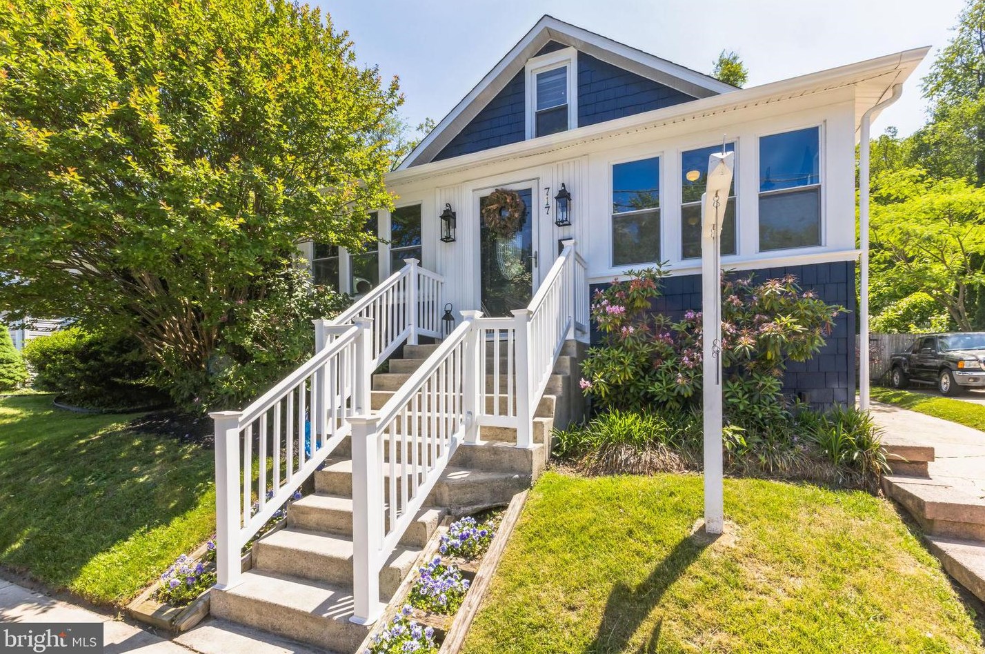 717 Newton Ave, Barrington, NJ 08007