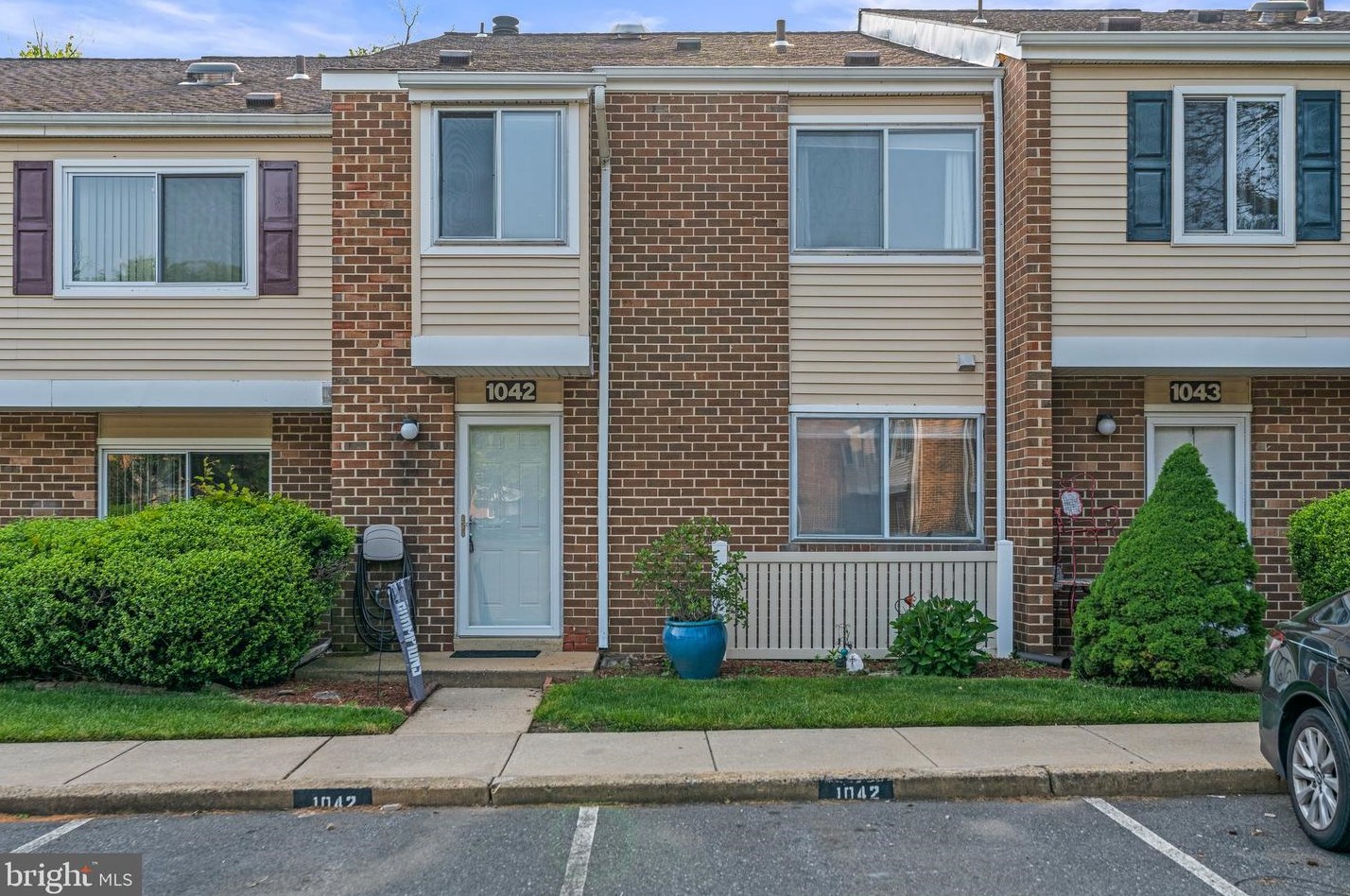1042 Pendleton Ct, Franklin Township, NJ 08043