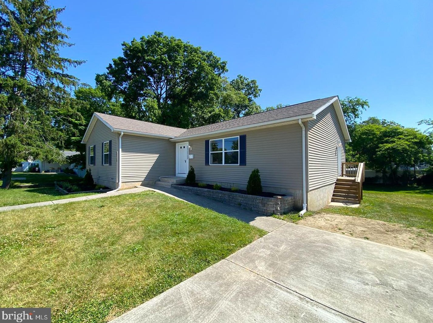 232 Schubert Ave, Runnemede, NJ 08078