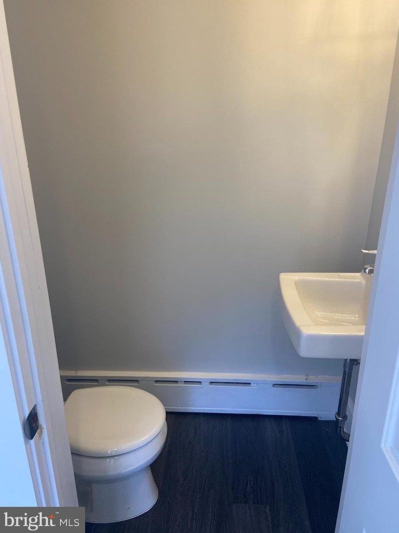214 Chestnut St Apt 1, Tavistock, NJ 08033