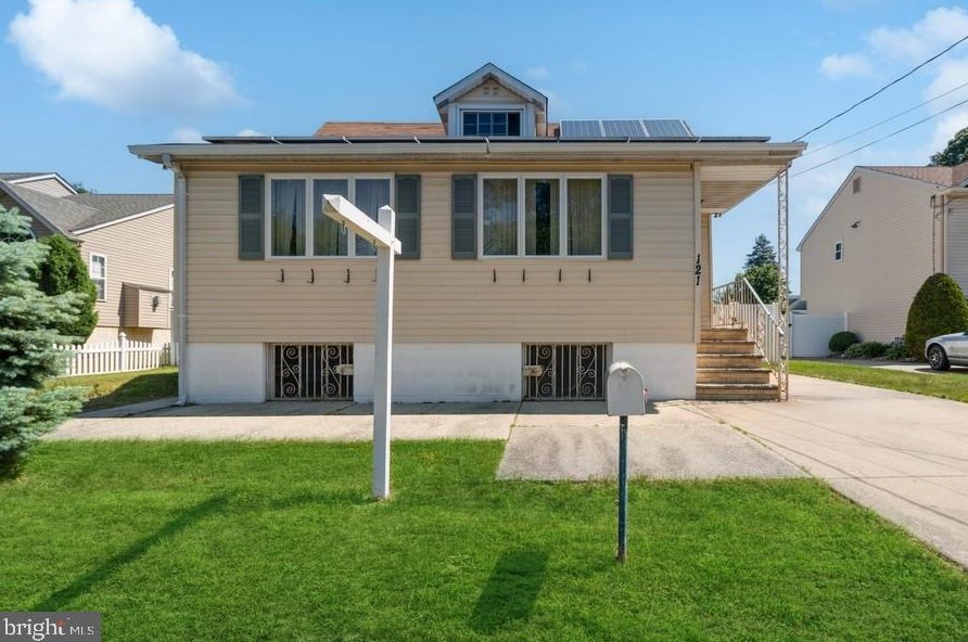 121 W Batten Ave, Blenheim, NJ 08012