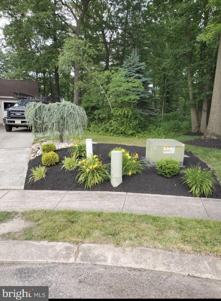 21 Horseshoe Ct, Waterford Township, NJ 08004-2922