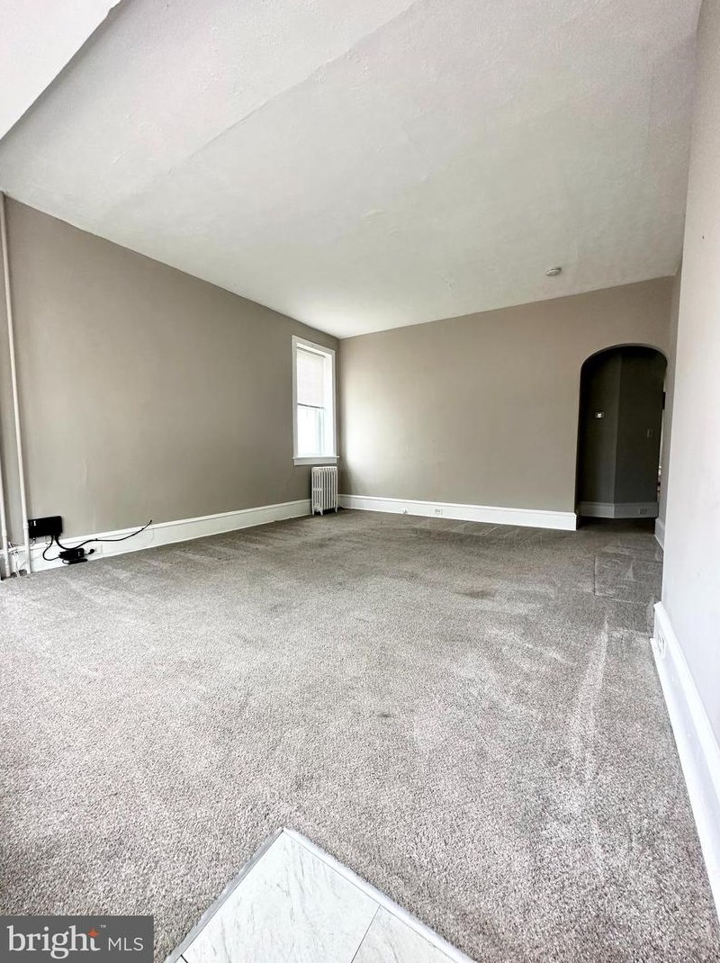 208 S White Horse Pike #a, Camden, NJ 08106