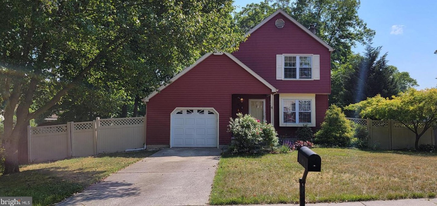 4 Mill Ct, Erial, NJ 08081-2120