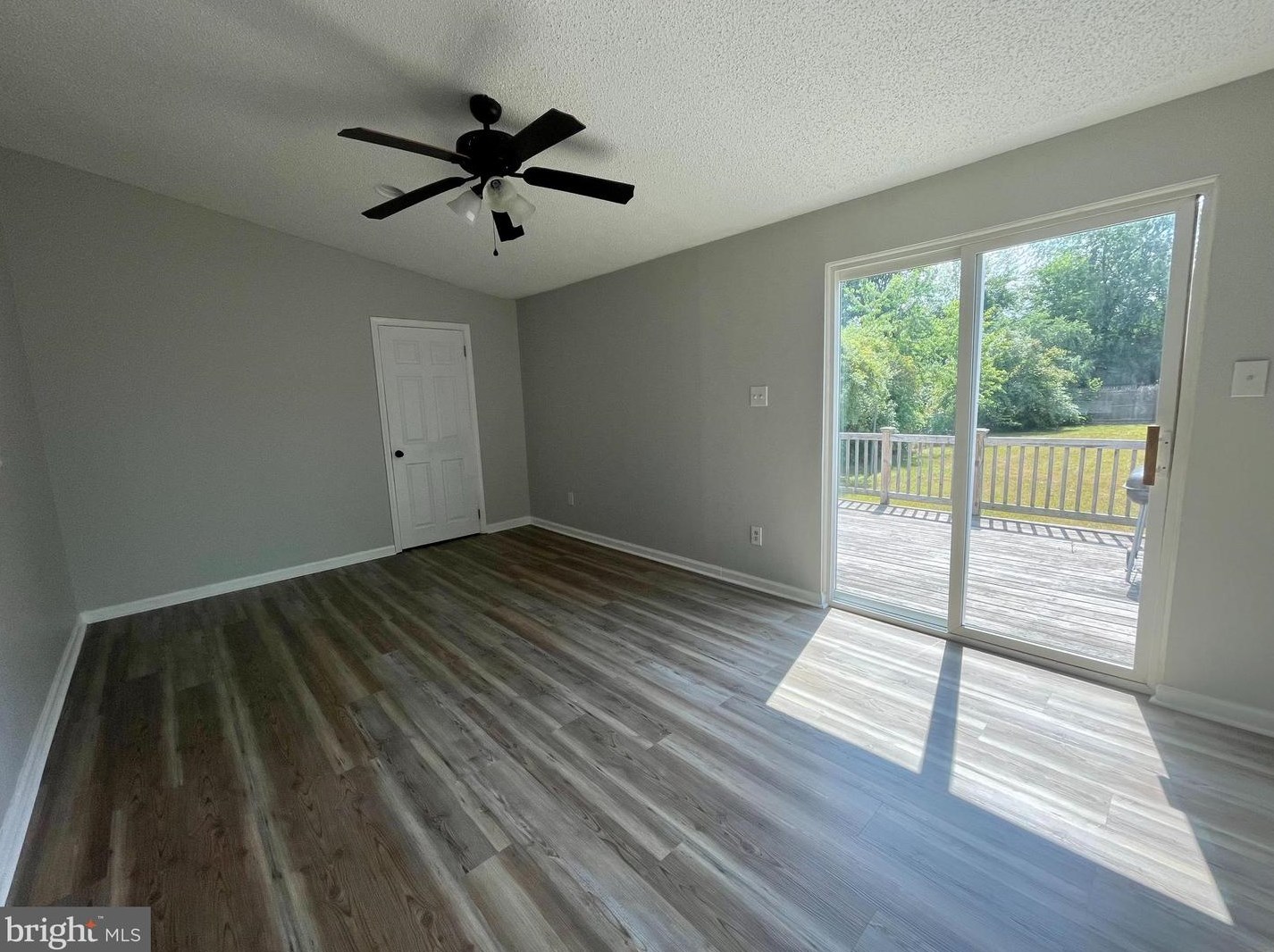 9 Farmhouse Ct, Erial NJ  08081-1616 exterior
