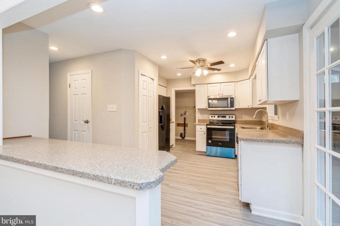 708 Forrest Dr, Waterford Township NJ  08004-1125 exterior