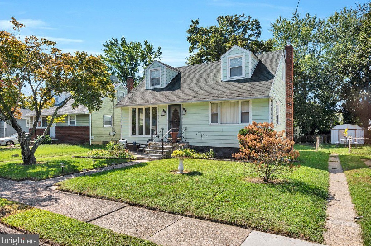 210 Hilliard T Moore Ave, Lawnside, NJ 08045-1122