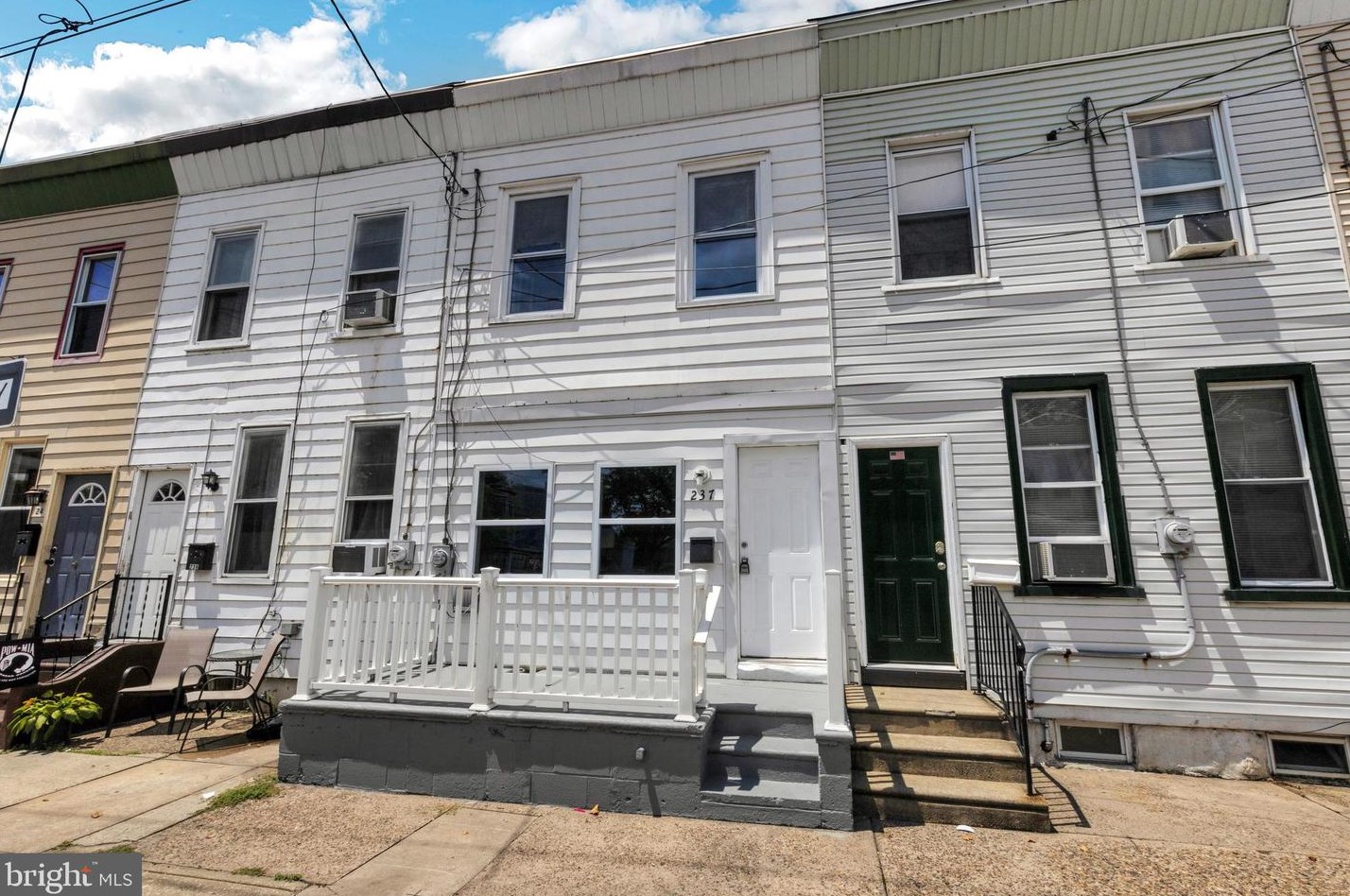 237 3rd St, Gloucester, NJ 08030