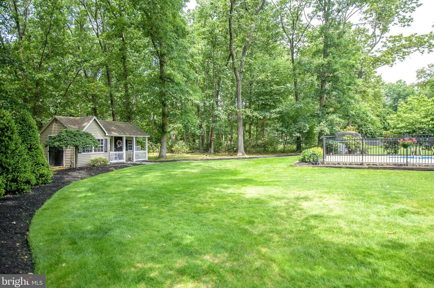 2211 Linden Ave, Waterford Township NJ 08004-1210 exterior