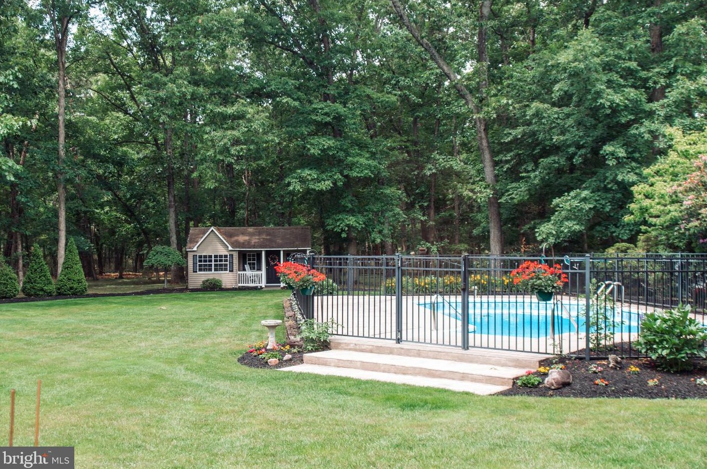 2211 Linden Ave, Waterford Township NJ 08004-1210 exterior