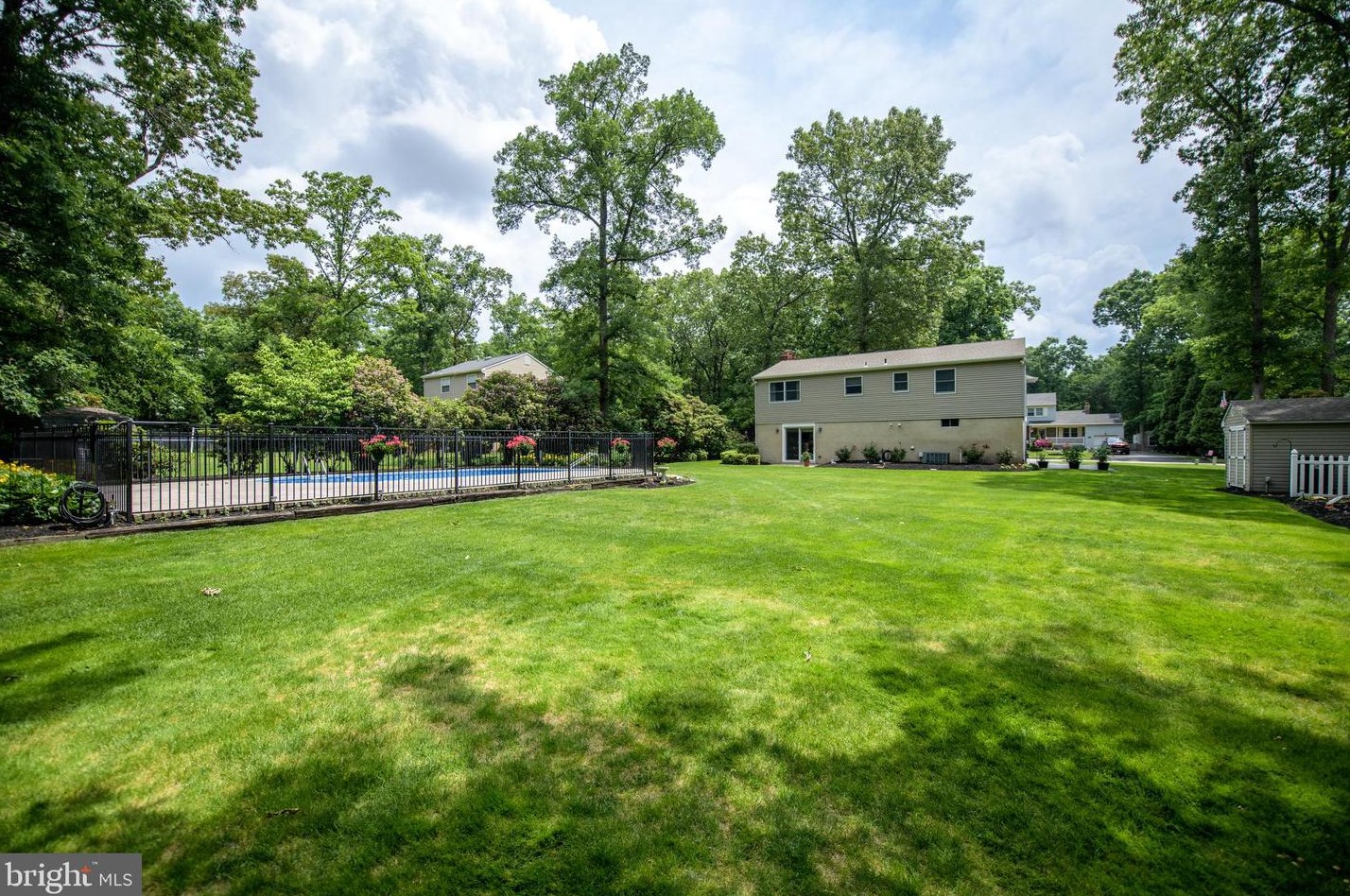 2211 Linden Ave, Waterford Township NJ 08004-1210 exterior