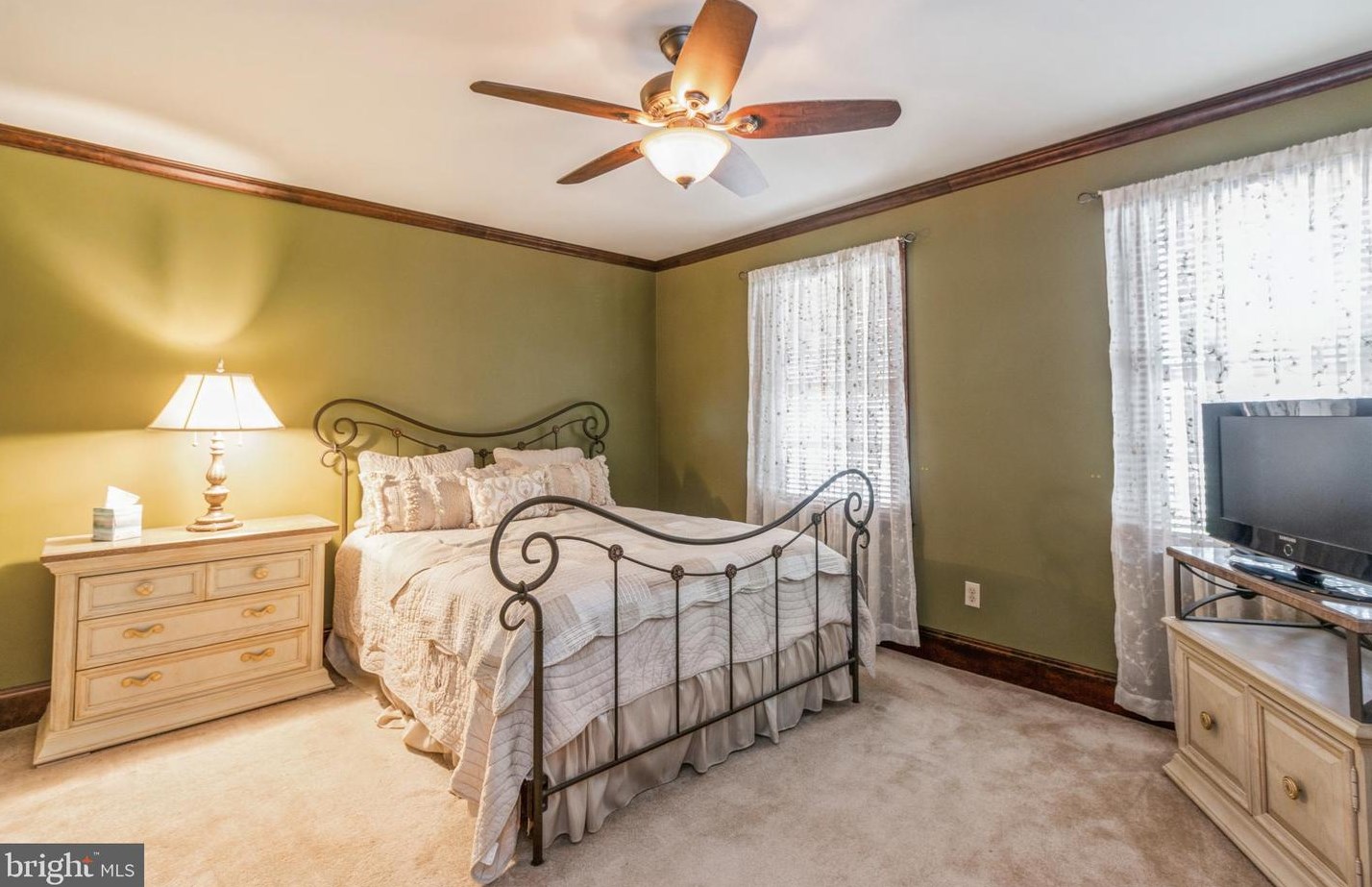 61 Woodstream Dr, Waterford Township NJ 08004-2923 exterior