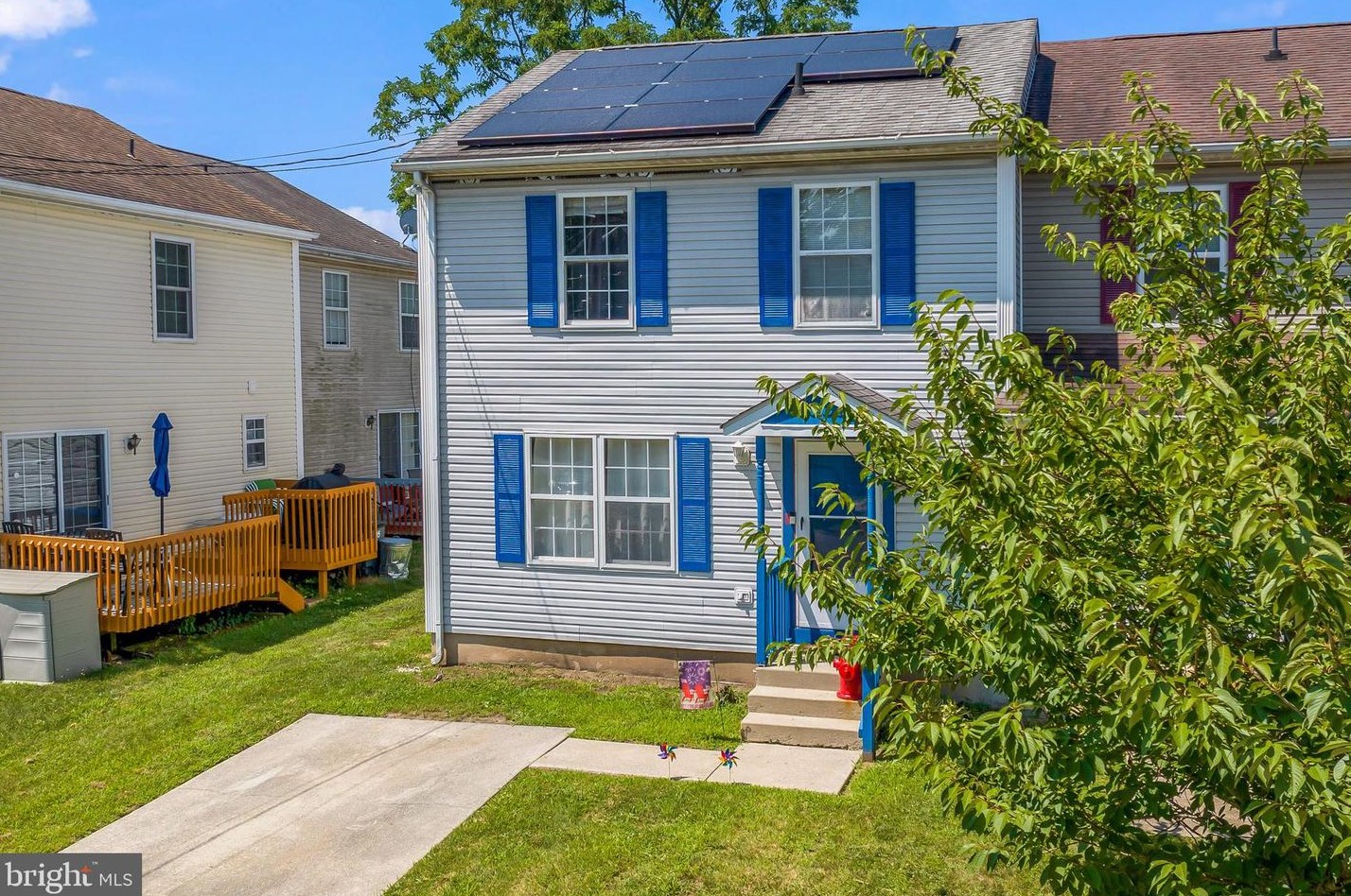 328 Lincoln Ave, Lawnside, NJ 08045-1654