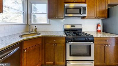 704 W 3rd Ave, Runnemede, NJ 08078