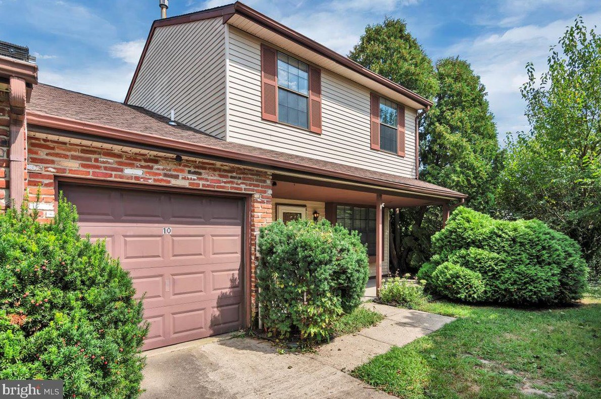 10 Hathaway Dr, Erial, NJ 08081-2522