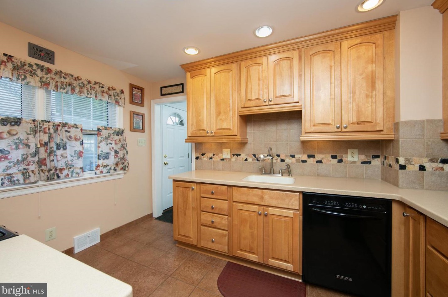 1204 Wayne Rd, Tavistock, NJ 08033