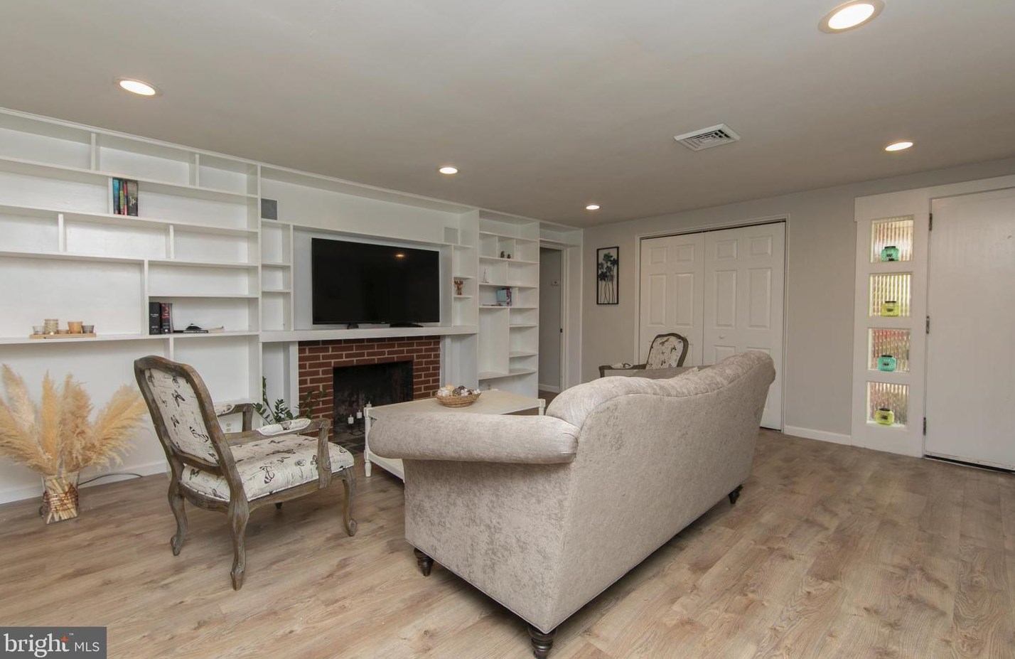 1454 Sicklerville Rd, Erial, NJ 08081