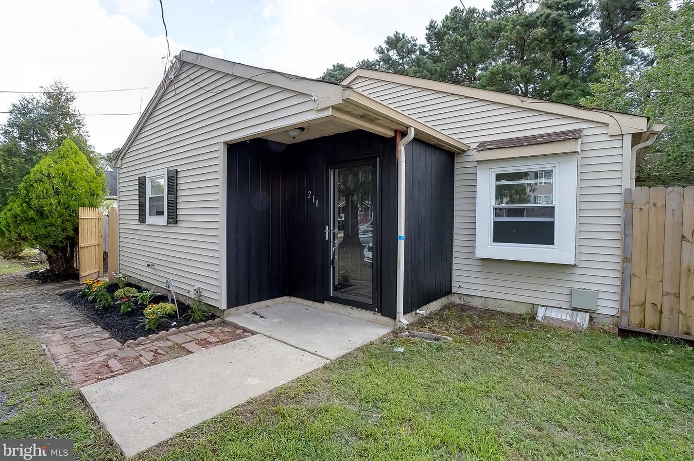 218 Hayes Mill Rd, Waterford Township, NJ 08004