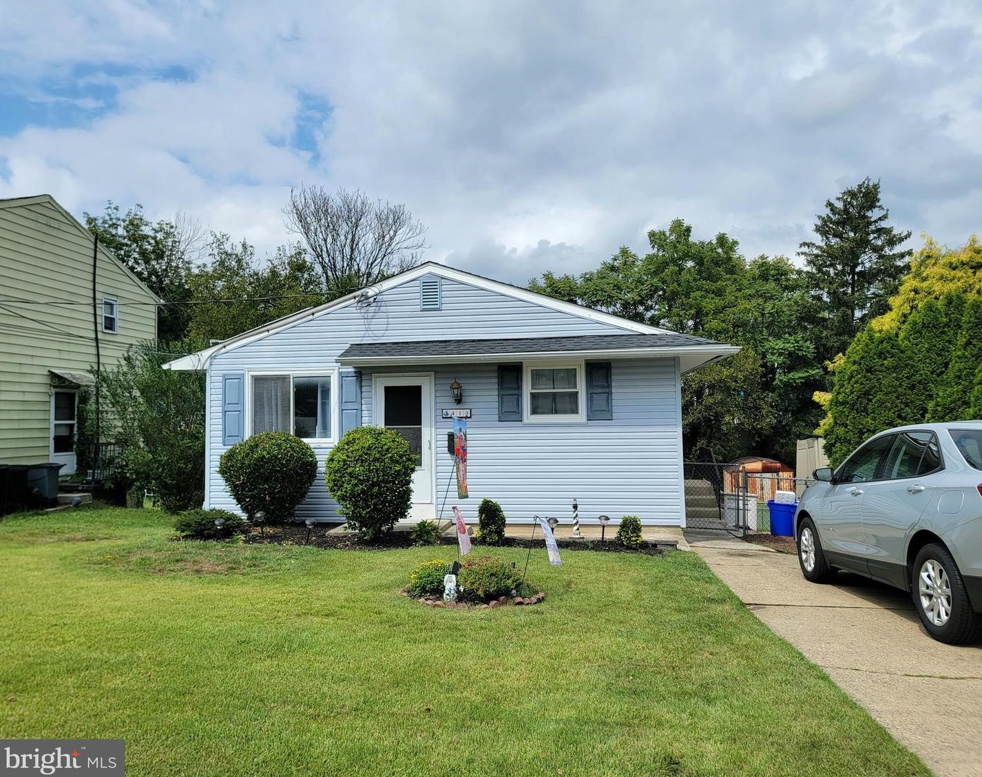 413 W Washington Ave, Magnolia, NJ 08049