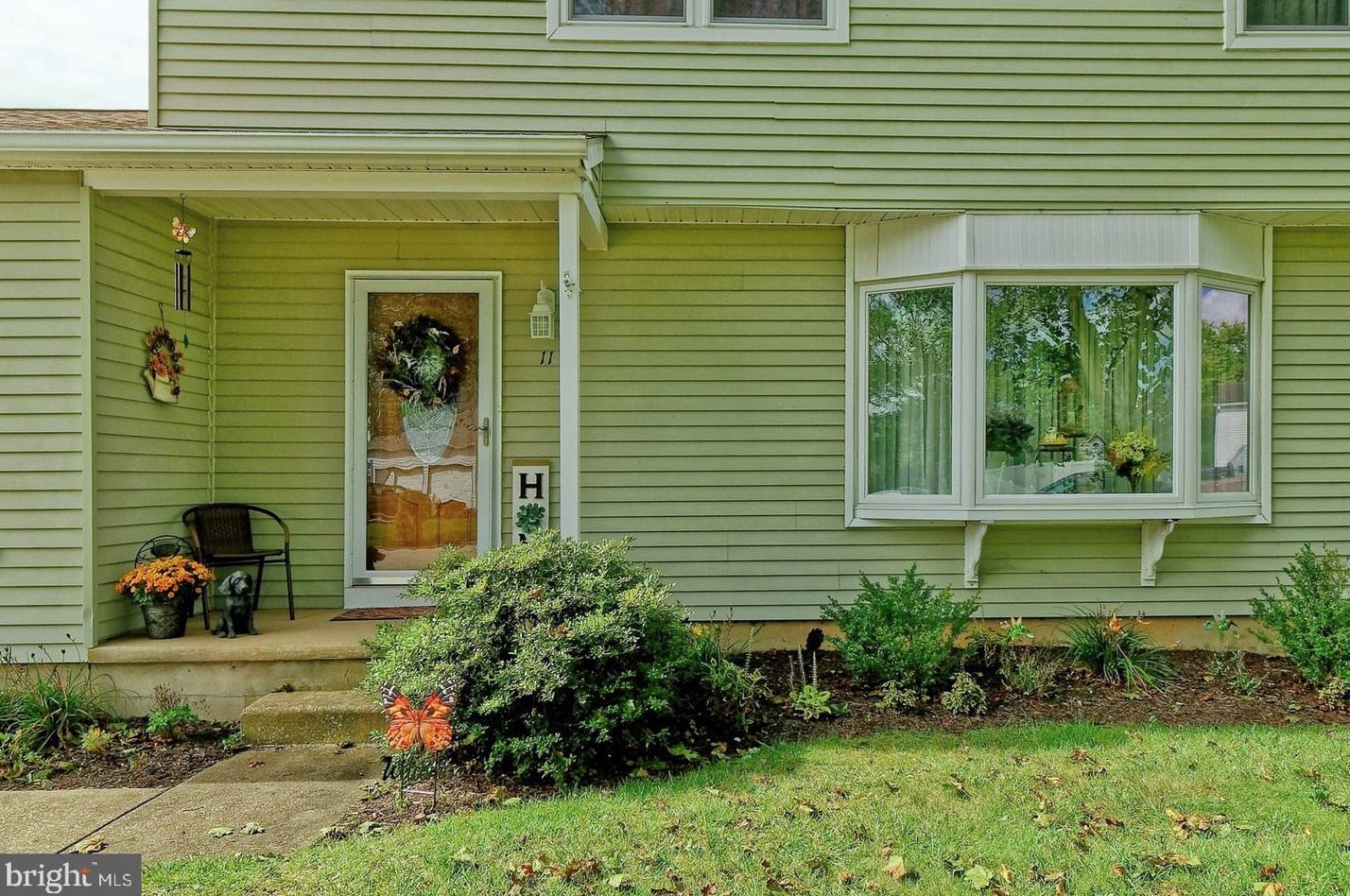11 Midili Dr, Waterford, NJ 08089