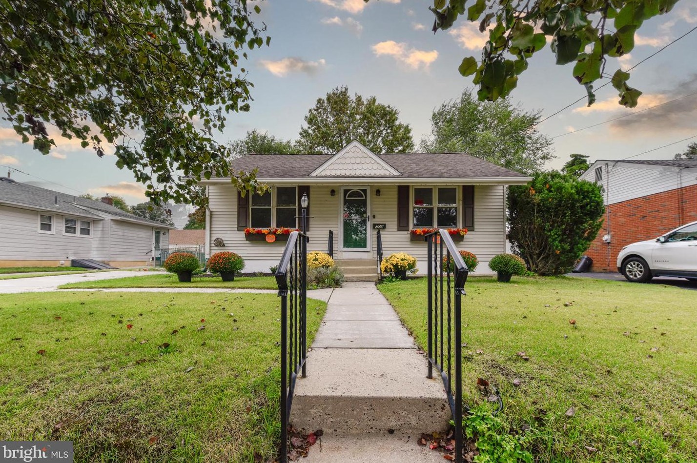 704 Madison Ave, Magnolia, NJ 08049-1528